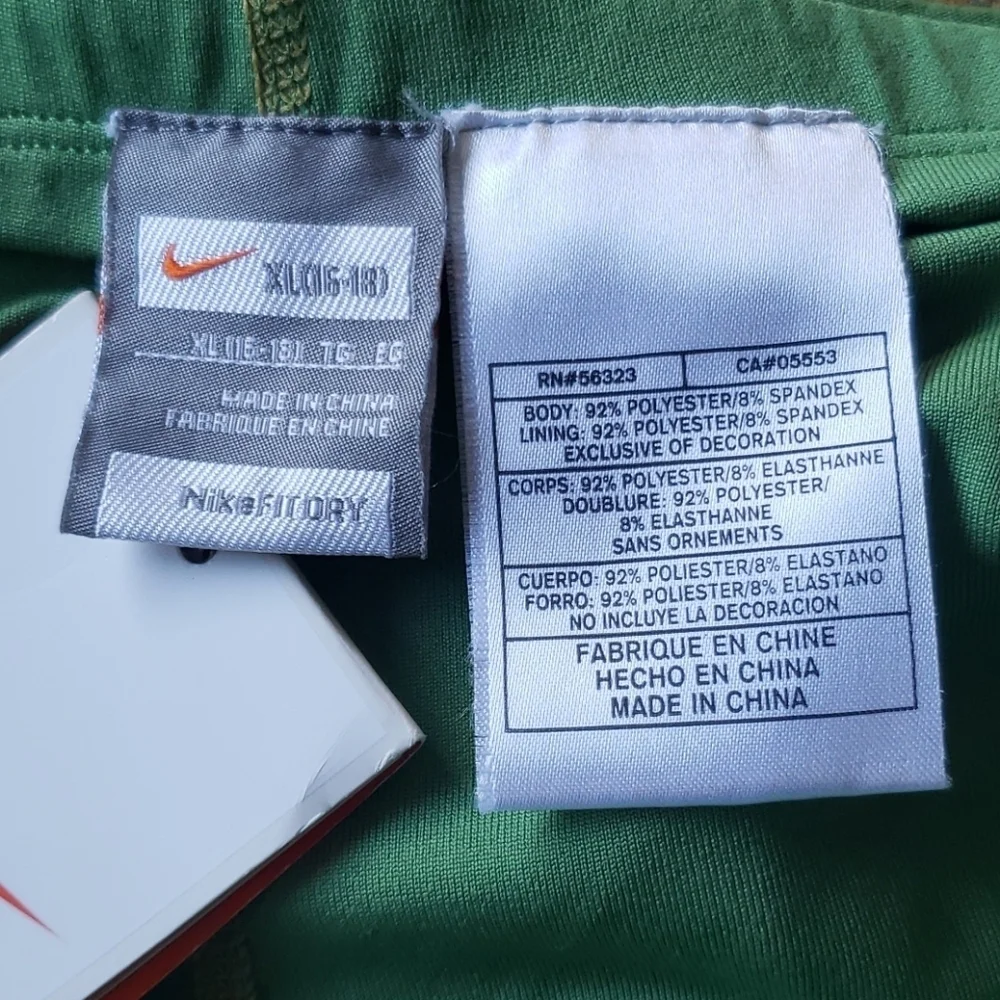 Nike nwt woman green mini  skort XL